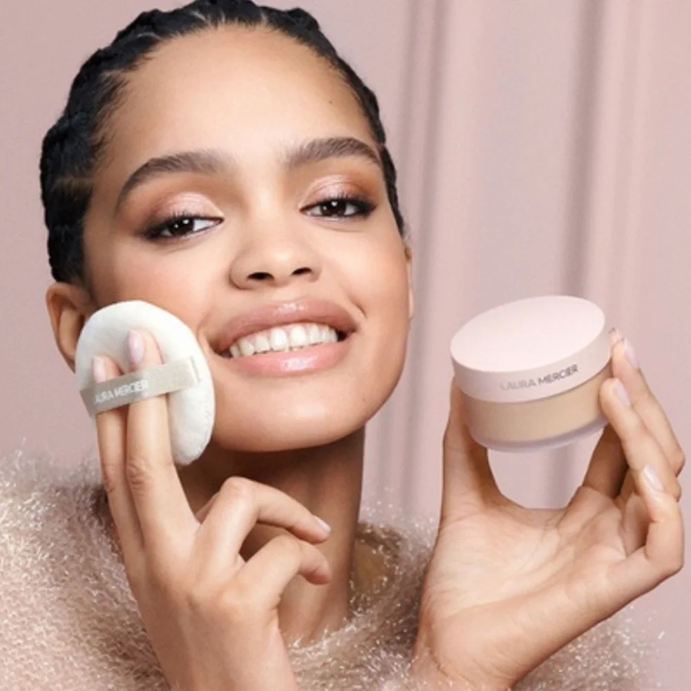 Laura Mercier Divinely Flawless Translucent Loose Setting Powder & Puff
